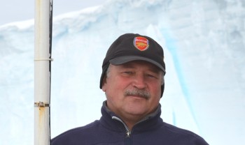 Постер для: наблюдатель азово-черноморского филиала фгбну вниро примет участие в российском промысла в антарктике, возобновленного после четырехлетнего перерыва