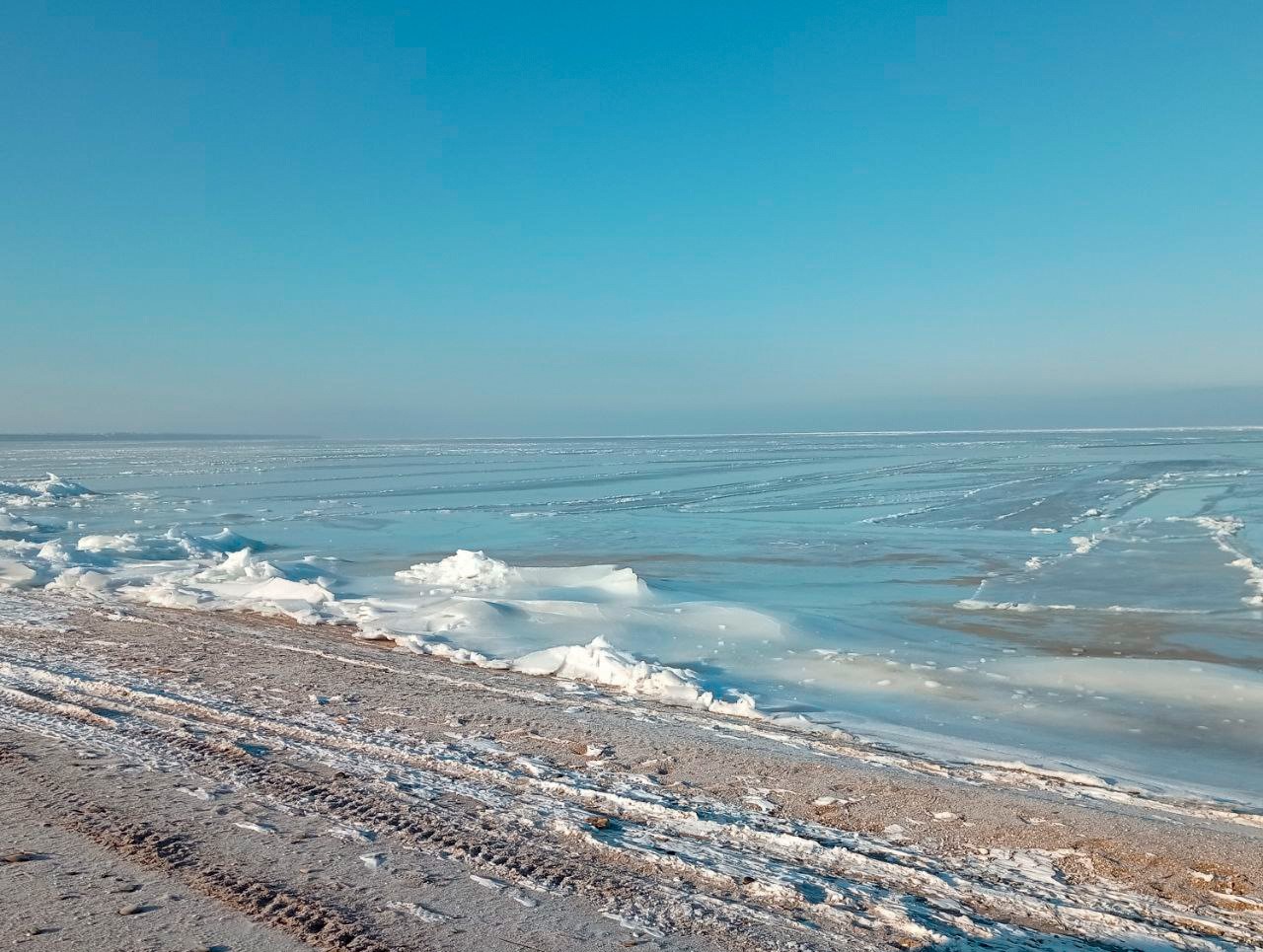 Постер к материалу: Ученые ВНИРО изучают формирование ледовых условий в Азово-Черноморском бассейне