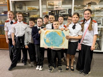 Постер к материалу "Школьники Керчи посетили Коллекцию предметов флоры и фауны Мирового океана "